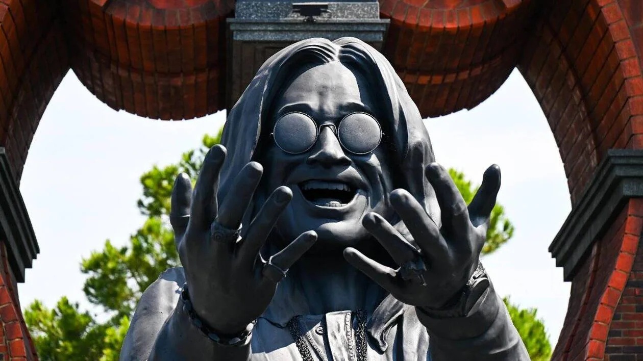 Νέο άγαλμα του Ozzy Osbourne αποκαλύφθηκε στο Hellfest της Γαλλίας