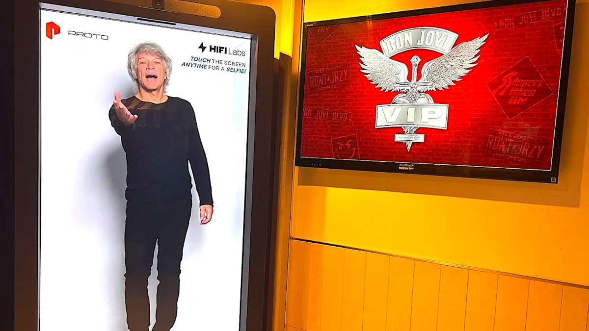 Selfie με ολόγραμμα του Jon Bon Jovi στο Madison Square Garden
