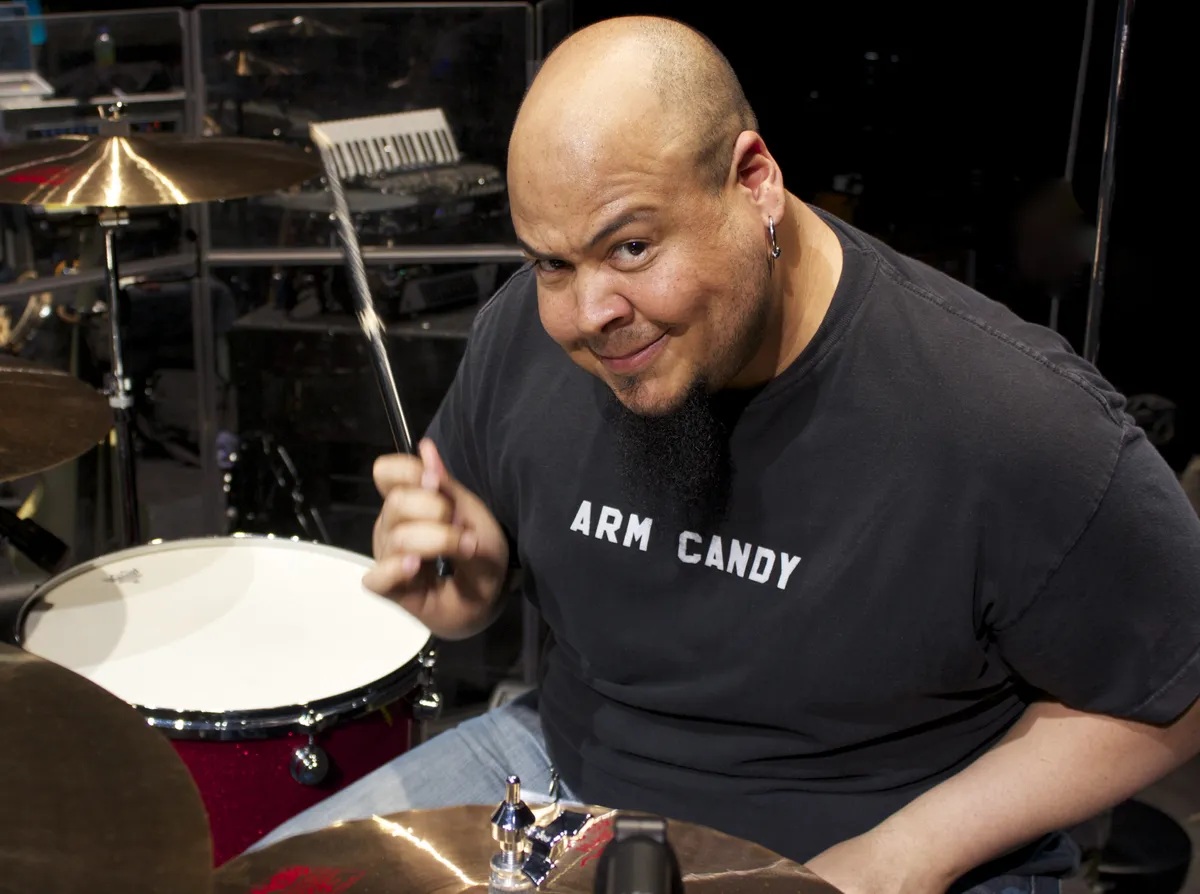 Pearl Jam: Προσωρινά στα ντραμς ο συνεργάτης του Paul McCartney, Abe Laboriel Jr.  