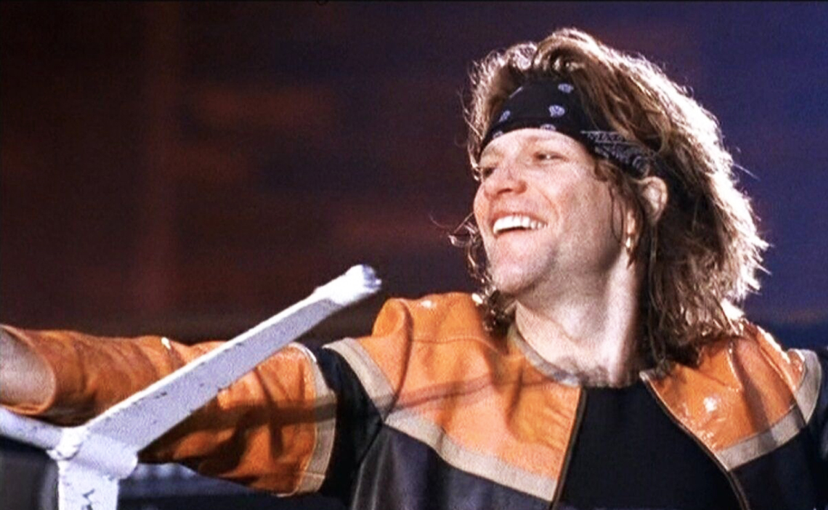 «Music Live Auction»: Σε δημοπρασία μπουφάν του Bon Jovi