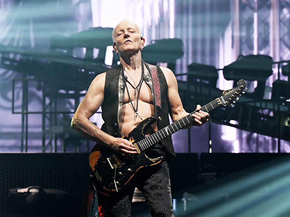 DEF LEPPARD: Ο Phill Collen αποκάλυψε το τραγούδι που έχει πάρει βραβείο ως ύμνος του στριπτίζ