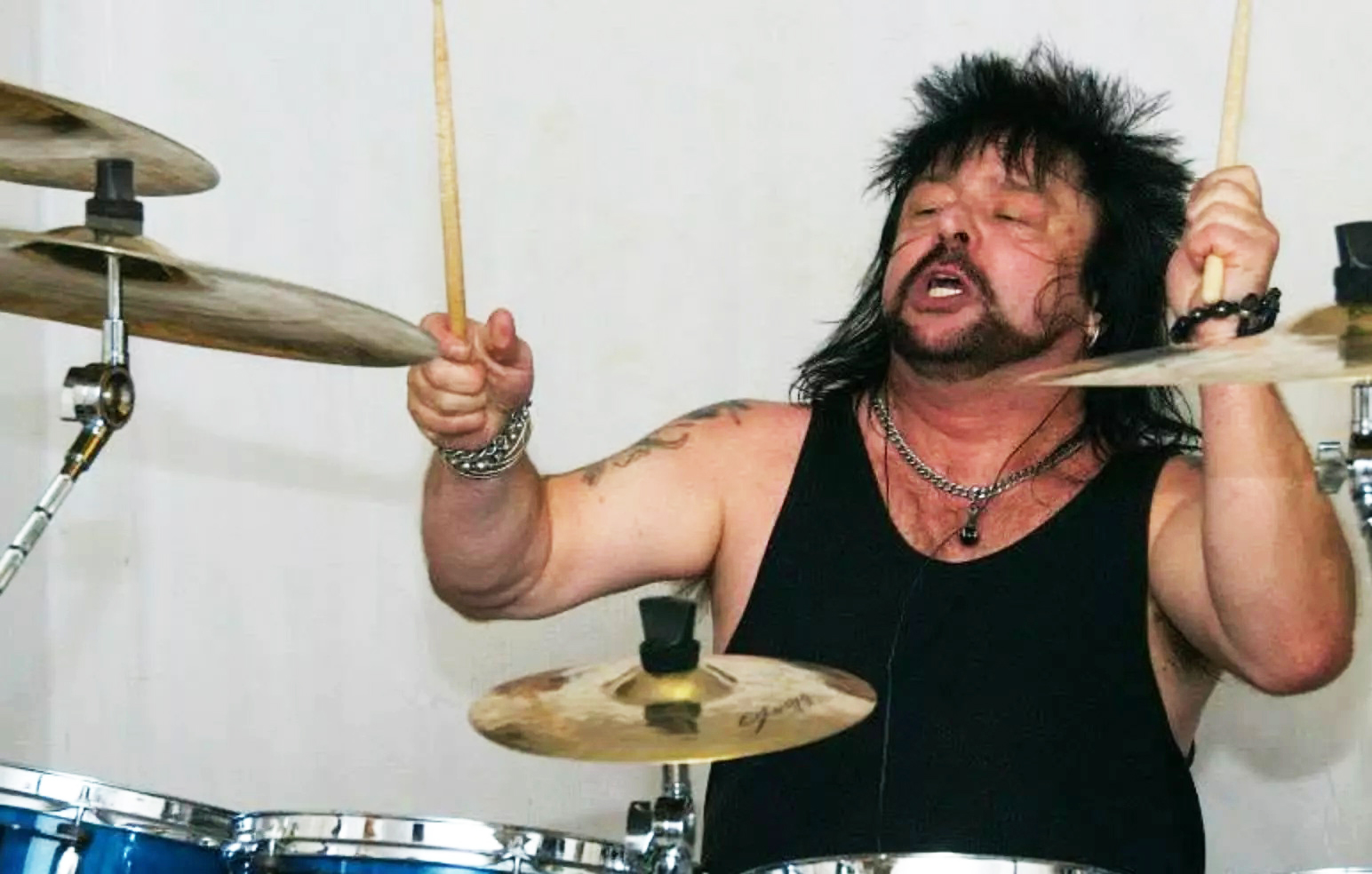 Ο πρώην ντράμερ των SAXON, Nigel Durham, απεβίωσε σε ηλικία 61 ετών